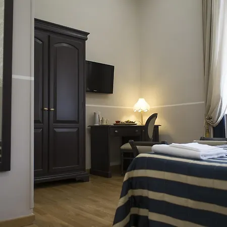 Hotel Navy 3*