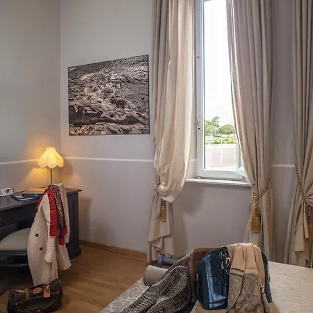 Navy Hotel Livourne