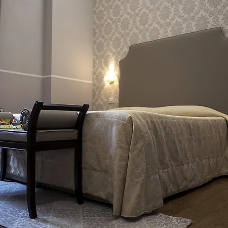 Hotel Navy 3*