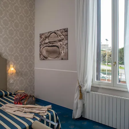 Hotel Navy 3*