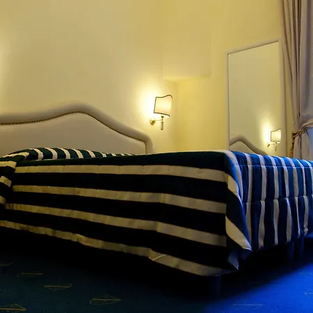 Hotel Navy 3*